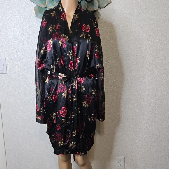 Maidenform Black and Red Floral Satin Robe - Picture 1 of 4